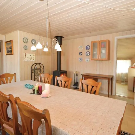 3 Bedroom Cozy In Dom wakacyjny *