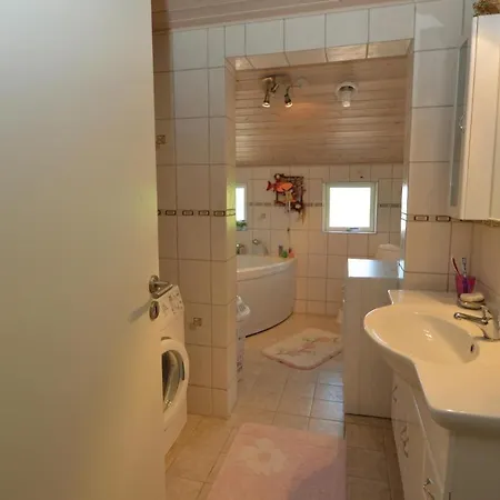 3 Bedroom Cozy In